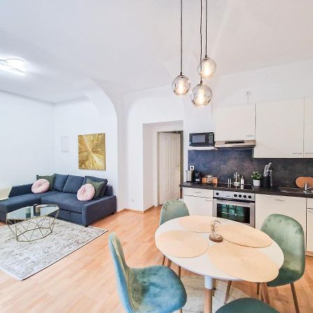 Feelhome - Design Apartment Fuer 4 Gaeste - Smart Tv - Naschmarkt Viena Exterior foto